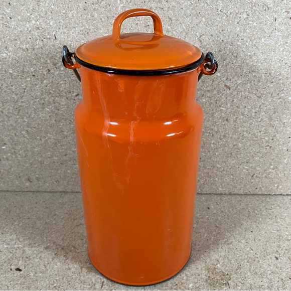 Vintage Enamelware 11" Orange Milk Jug Can w/ Lid & Brown Wood Handle Poland - Picture 2 of 10